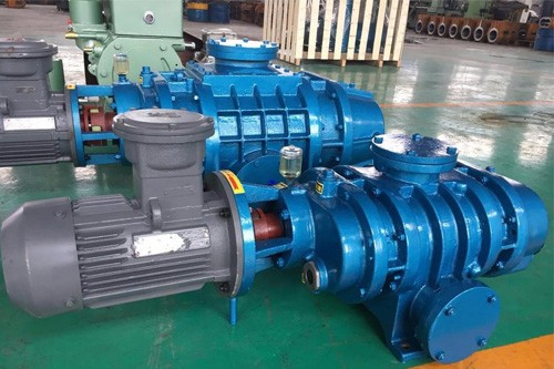 羅茨真空(kōng)泵車間一(yī)角